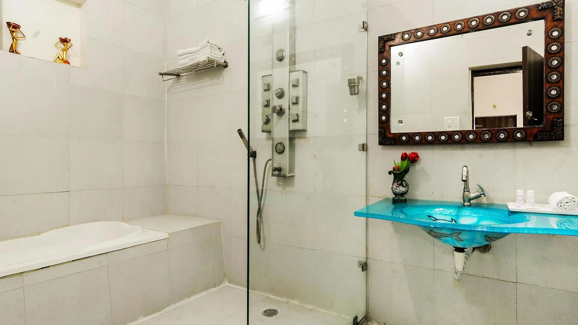 Hotel Zo Rooms Vip Road Kalakriti Agra