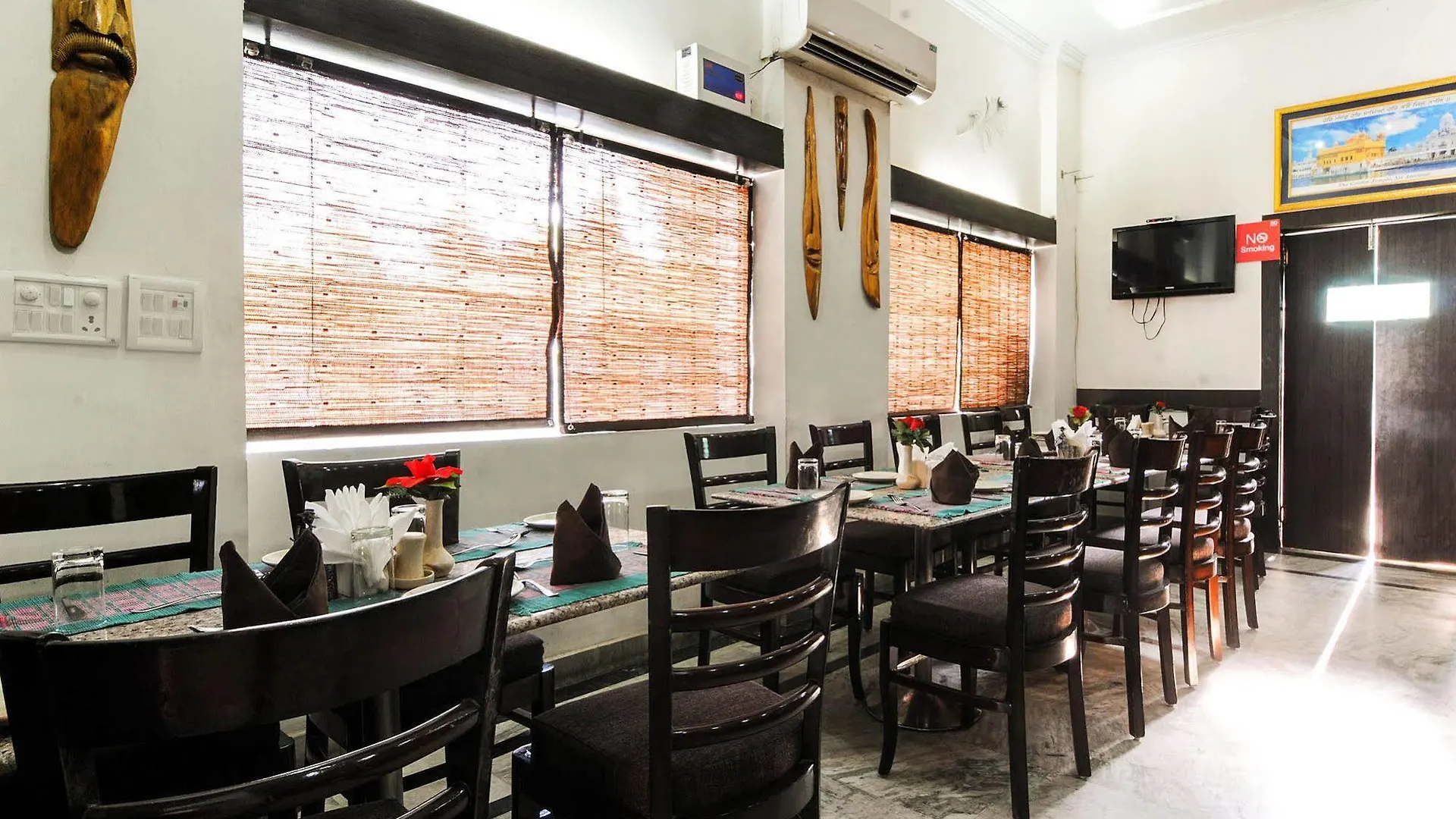 Hotel Zo Rooms Vip Road Kalakriti Agra